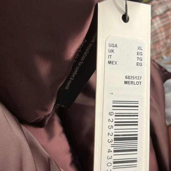 Tahari Women's Heavy Weight Puffer Coat with Faux Fur Hood in Merlot Size XL NWT - Picture 11 of 12